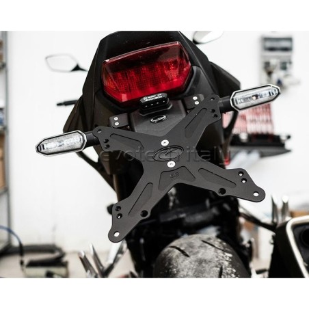 Portatarga regolabile Evotech per Honda CB 750 Hornet