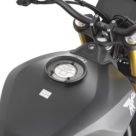 Flangia serbatoio Givi per borse con sistema Tanklock su Morini X-Cape 650