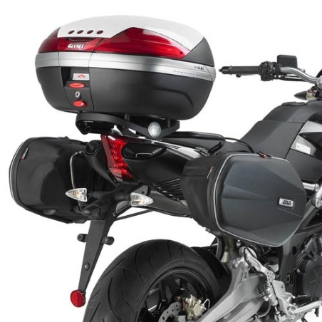 Telaietti laterali Givi TE6700 per borse morbide su Aprilia Dorsoduro 750