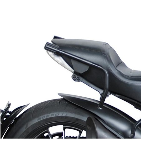 Portavaligie laterale Shad 3P per valigie SH36 su Ducati Diavel