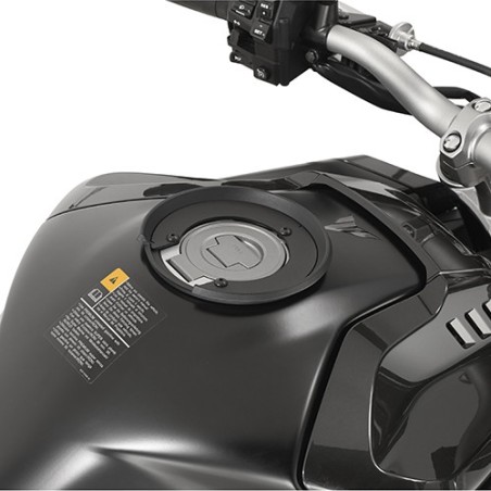 Flangia serbatoio Givi BF27 per borse con sistema Tanklock su moto Yamaha MT-10