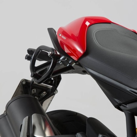 Telaio laterale SW-Motech per borsa Legend su Ducati Monster 821 e Monster 1200