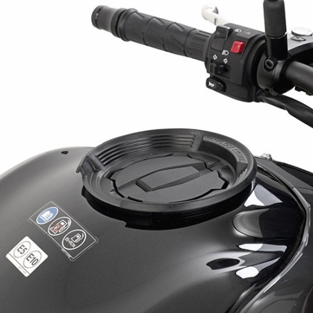 Flangia serbatoio Givi per borse con sistema Tanklock su moto Kawasaki Versys 300 e Z900