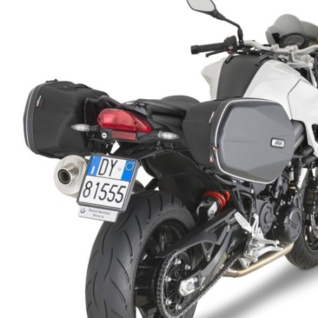 Telaietti laterali Givi TE5118 per borse morbide su BMW F800R e F800GT