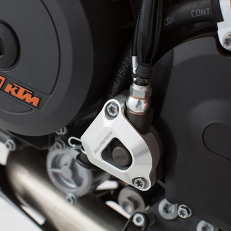 Protezione cilindro secondario frizione SW-Motech per KTM vari modelli