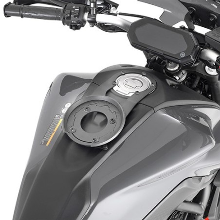 Flangia serbatoio Givi per borse con sistema Tanklock su Yamaha MT-07 dal 2021